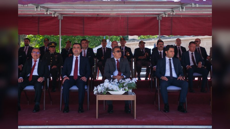 Karaman Valisi Çiçek, 19 Mayıs Kutlamalarına Katıldı, Sporculara Ödül Verdi