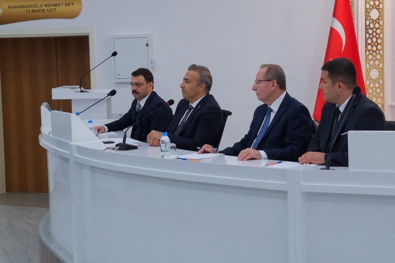 Karaman Valisi Çiçek'ten KÖYDES Yatırımları ve Muhtarlarla Seçim Değerlendirmesi - Görsel 3