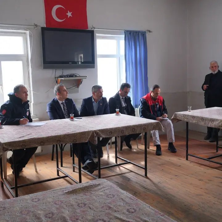 Vali Çiçek Köy Ziyaretlerinde Vatandaşlarla Buluştu - Görsel 1