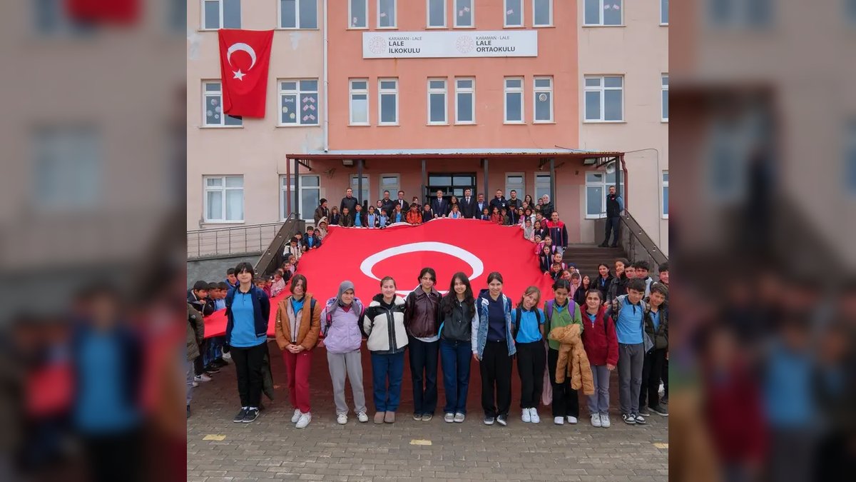 Vali Çiçek Lale Köyü İlkokulu'nda Öğretmen ve Öğrencilerle Buluştu