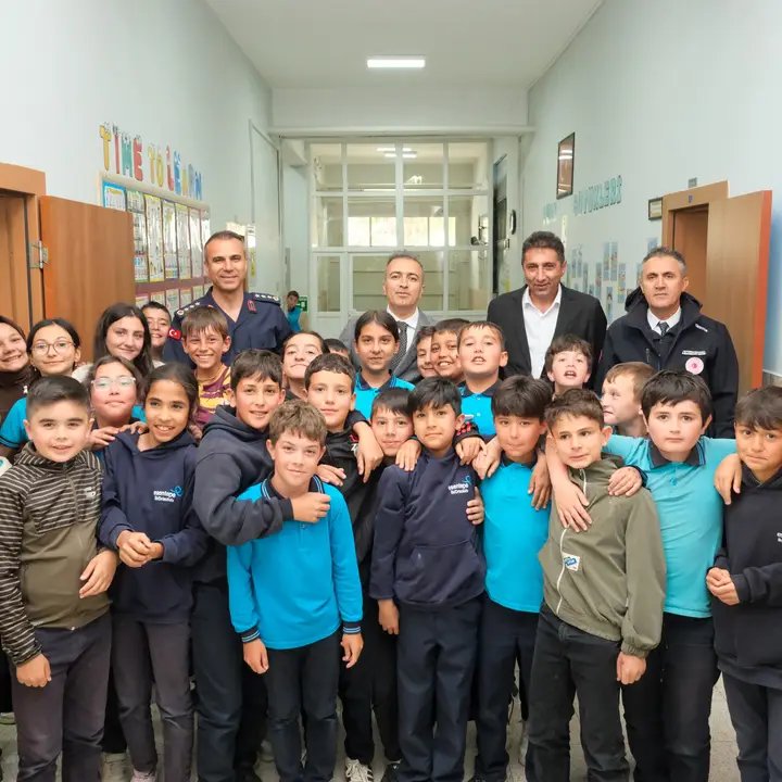Vali Çiçek, Çakırbağ Köyü'nde Öğrencilerle Buluştu - Görsel 1