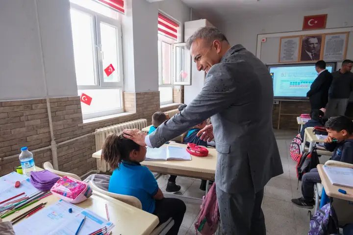 Vali Çiçek, Çakırbağ Köyü'nde Öğrencilerle Buluştu - Görsel 3