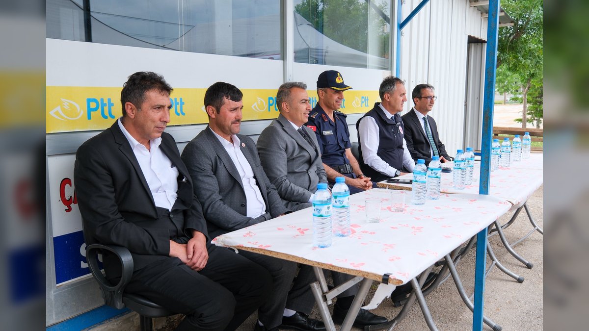 Vali Çiçek Köy Ziyaretlerinde Vatandaşlarla Buluştu, Talepleri Dinledi