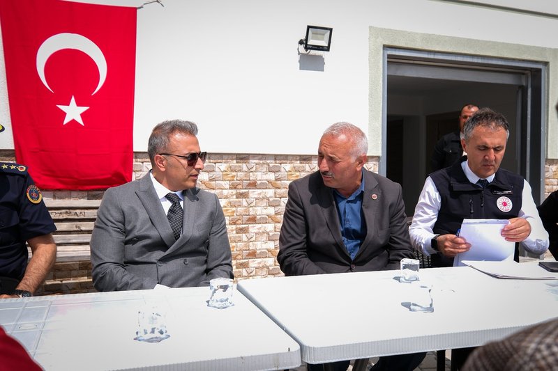 Vali Çiçek Köy Ziyaretlerinde Vatandaşlarla Buluştu, Talepleri Dinledi - Görsel 3