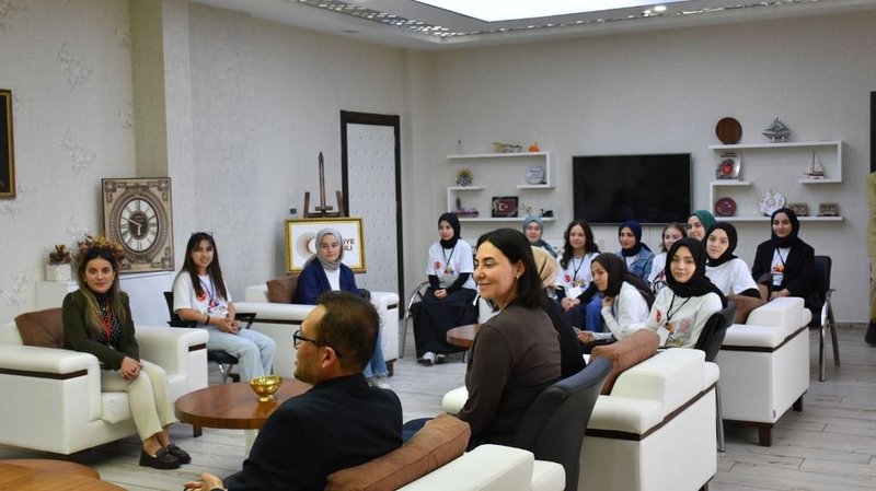 Karaman'da Anadolu'nun Kadim Şehirleri Buluştu: Safranbolu'dan Misafir Öğrenciler Tarihi ve Kültürü Keşfetti - Görsel 2