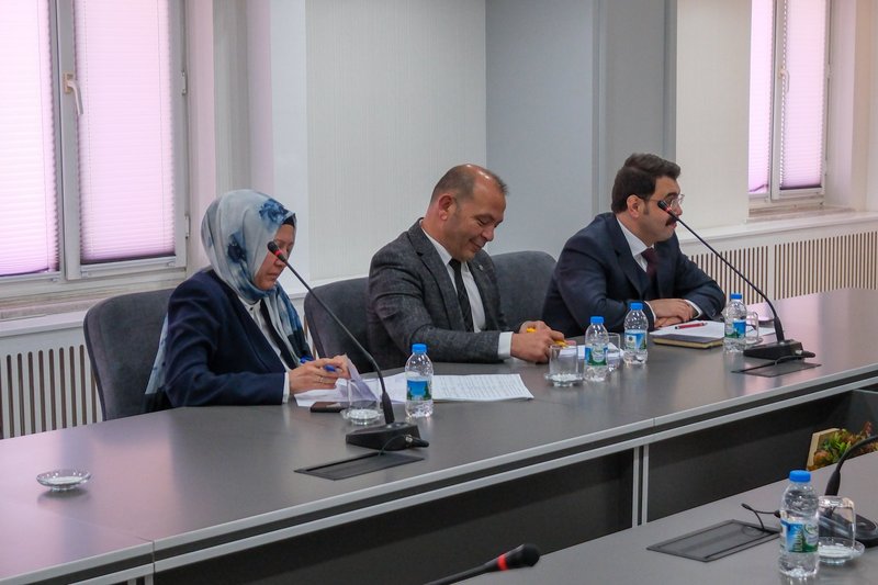 Karaman Valisi Çiçek, Halk Günü'nde Vatandaşlarla Buluştu - Görsel 2
