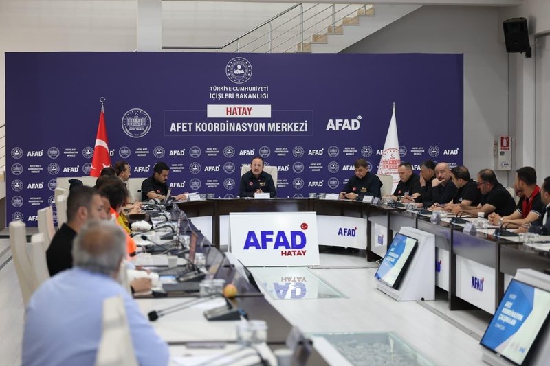 Hatay'da Sel Felaketi Sonrası AFAD Değerlendirme Toplantısı: 5 Can Kaybı, 17 Yaralı - Görsel 1