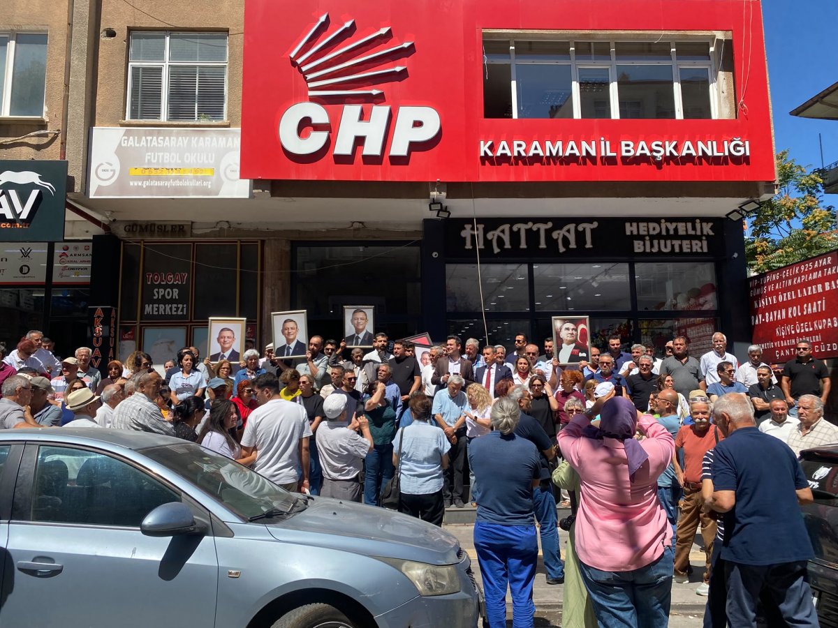 Evcen ve Çok Sayıda Partili CHP'den Toplu İstifa Etti, Yeni Parti'ye Katıldı