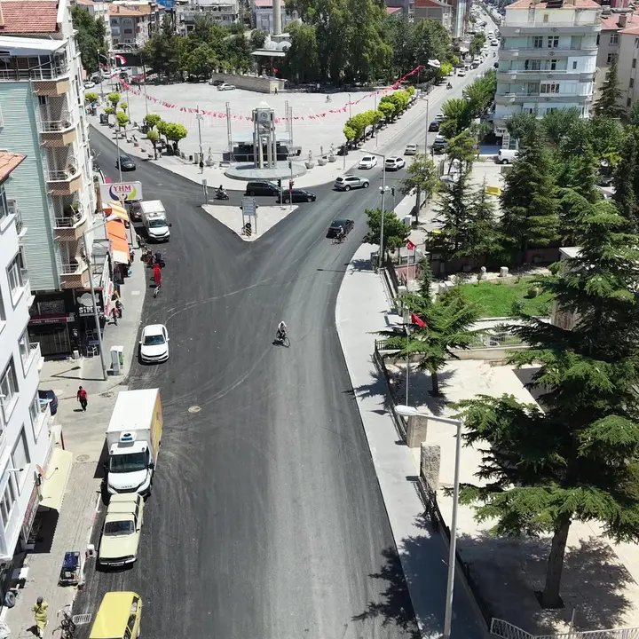 Karaman Belediyesi'nden Kent Genelinde Sıcak Asfalt Çalışmaları
