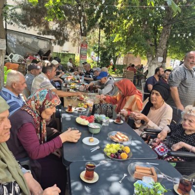 Karaman'da Huzurevi Sakinleri Aktekke Çay Bahçesi'nde Buluştu