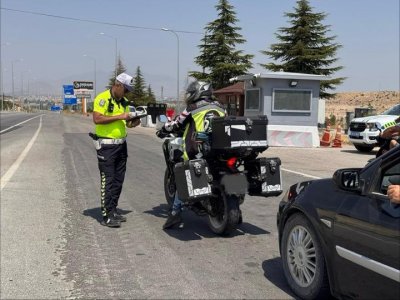 Karaman'da Bir Haftalık Asayiş Uygulamalarında 19 Aranan Şahıs Yakalandı, 26 Kişi Tutuklandı