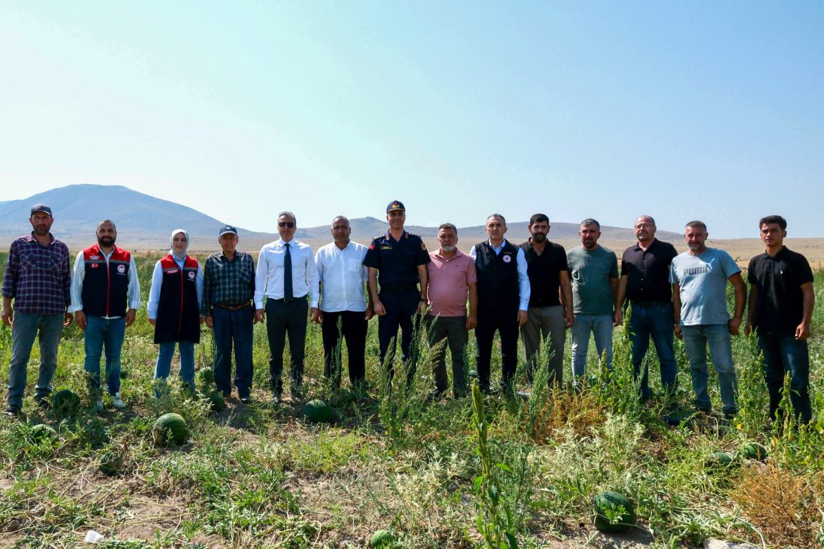 Karaman Valisi Çiçek, Ortaoba Karpuzu Hasadına Katıldı