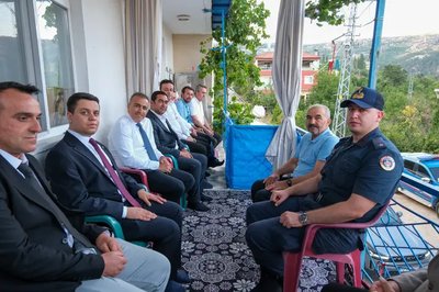 Karaman Valisi Çiçek'ten Şehit Ailesine Ziyaret: "Devlet Olarak Her Zaman Yanınızdayız"
