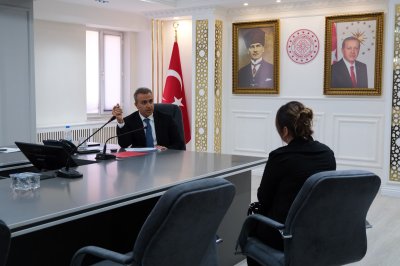 Karaman Valisi Çiçek Halk Günü'nde Vatandaşlarla Buluştu