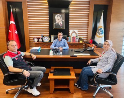 Karaman'da Tarım ve Ticaret Zirvesi: Elma Üretimi ve Dış Ticaret Masaya Yatırıldı