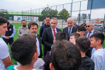 Karaman'da Beş Okula Modern Spor Sahaları: Vali Çiçek İncelemelerde Bulundu