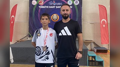 Karamanlı Mehmet Çetin, Türkiye Dart Şampiyonası'nda Bronz Madalya Kazandı