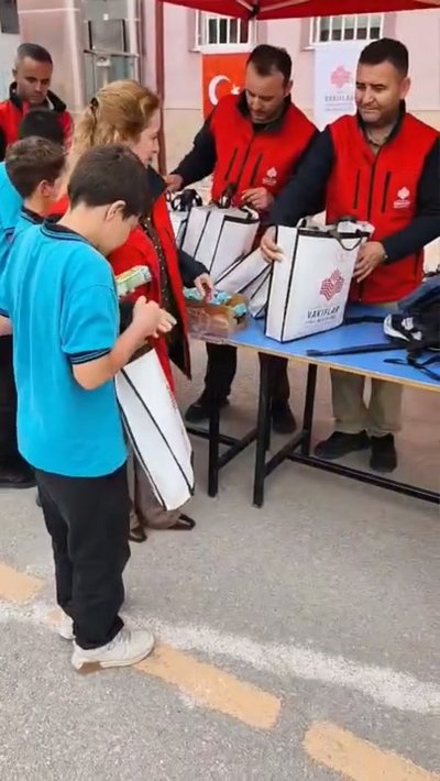 Konya Vakıflar Bölge Müdürlüğü'nden Karaman'daki Öğrencilere Kapsamlı Destek