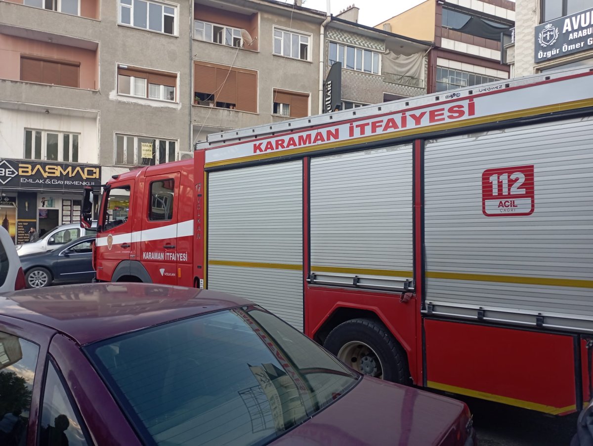 Karaman'da İş Yerinin Çatı Katında Yangın: Can Kaybı ve Yaralanma Yok