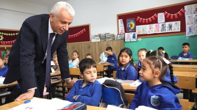 Karaman İl Millî Eğitim Müdürü Sadun Kılınç, Karamanoğlu Mehmet Bey İlkokulu'nu Ziyaret Etti