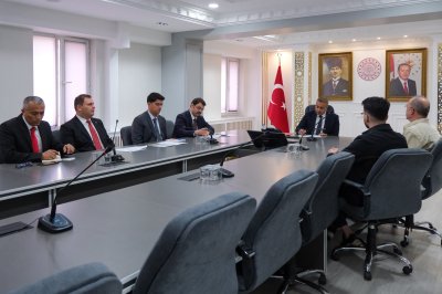 Karaman Valisi Hayrettin Çiçek, Halk Günü'nde Vatandaşlarla Buluştu