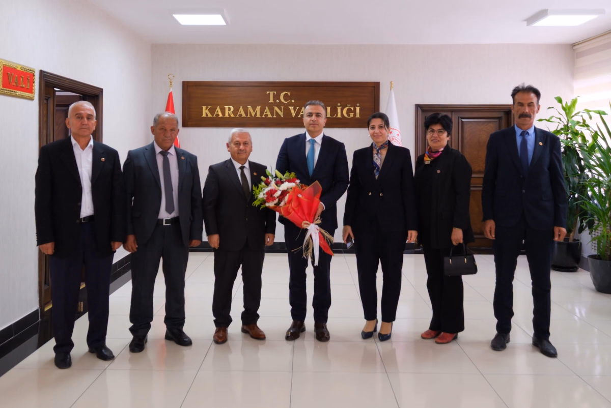 19 Ekim Muhtarlar Günü dolayısıyla muhtarlar, Karaman Valisi Hayrettin Çiçek'i ziyaret etti
