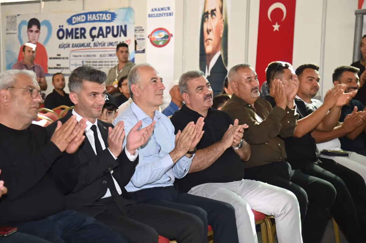 Ermenek Belediye Başkanı Fuarın Ödüllerini Verdi
