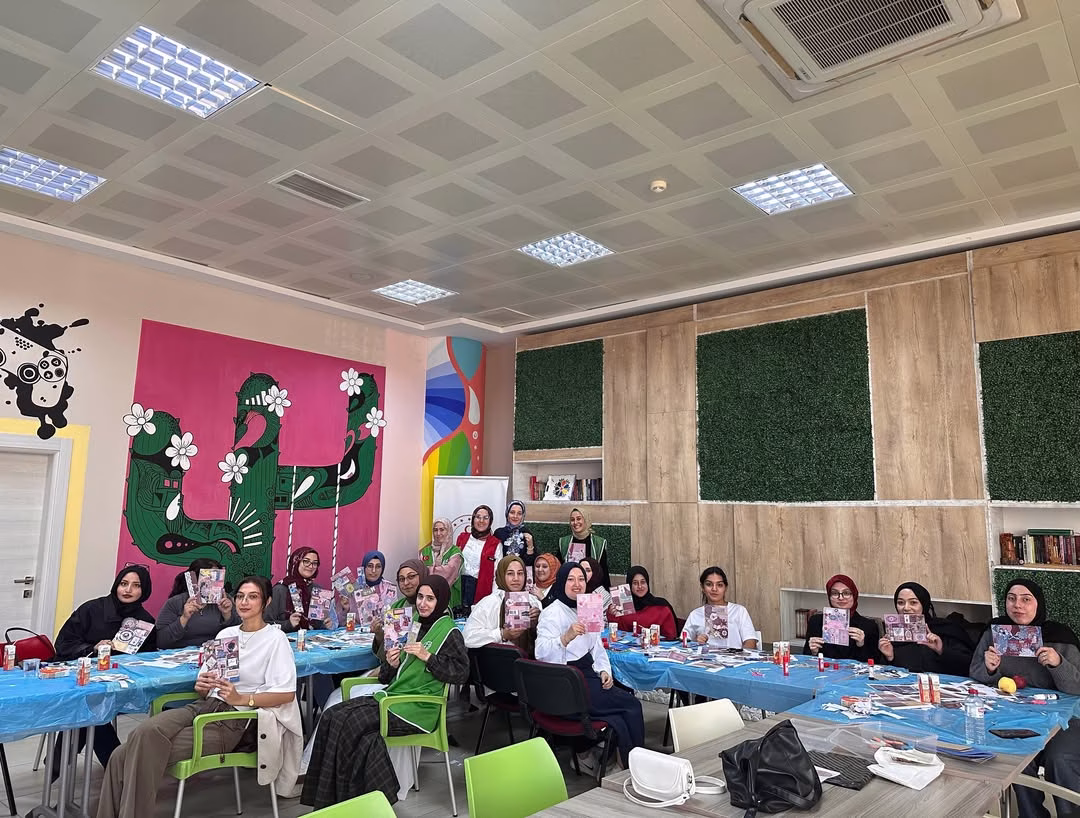 Genç Ofis'te Renkli Kolaj Etkinliği Düzenlendi