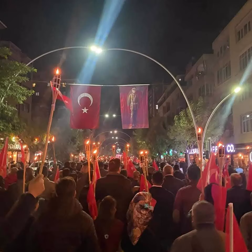 Karaman'da Cumhuriyet Coşkusu Fener Alayıyla Başlıyor