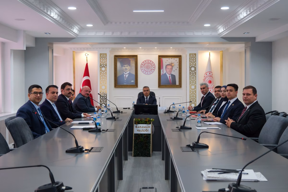 Vali Çiçek Başkanlığında Güvenlik ve Yatırım Toplantısı